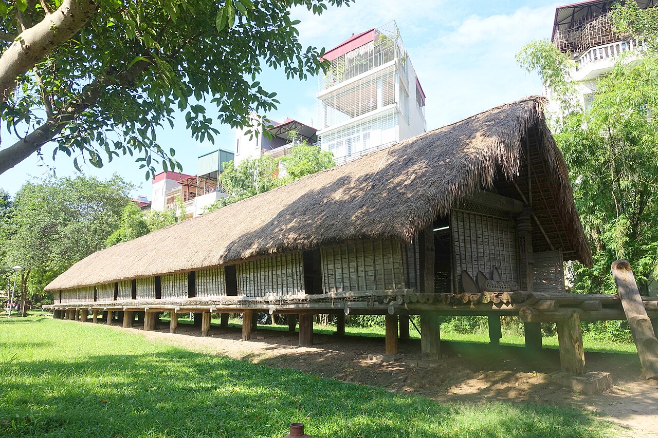 Nhà dài Ê Đê