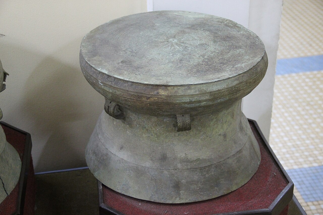 Trống đồng Đông Sơn